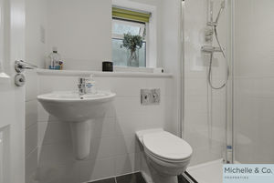 En-suite- click for photo gallery